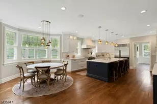 138 Oakwood Rd, Watchung, NJ 07069 - Photo 2