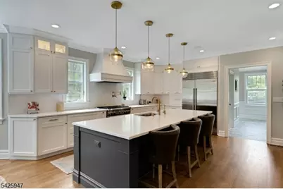 138 Oakwood Rd, Watchung, NJ 07069 - Photo 4