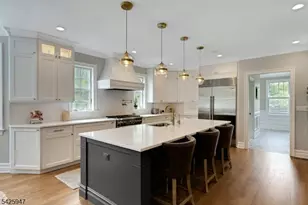 138 Oakwood Rd, Watchung, NJ 07069 - Photo 4