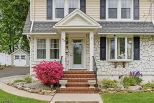 372 Newton St, North Plainfield, NJ 07060 - Photo 2