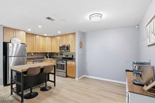 808 Breckenridge Dr, Branchburg Township, NJ 08876 - Photo 4