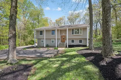 11 Knoll Dr, Denville, NJ 07866 - Photo 1