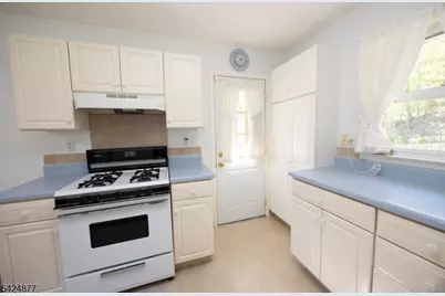 8 Dale Trl, Hopatcong, NJ 07843 - Photo 8