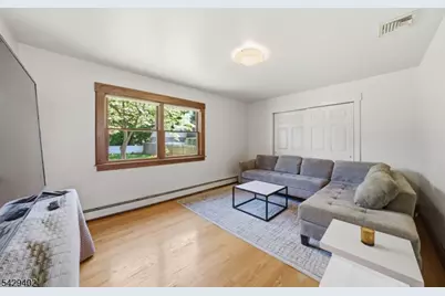 37 Buena Vista Ave, Hawthorne, NJ 07506 - Photo 4