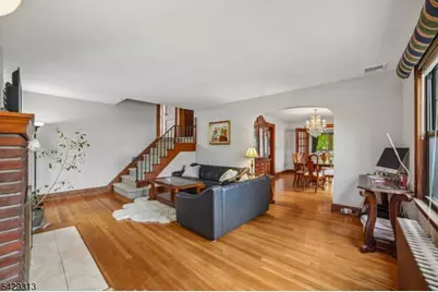 8 Brookside Pl, Livingston, NJ 07039 - Photo 4