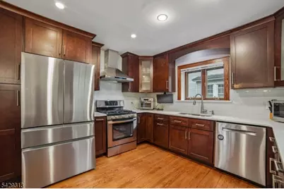 8 Brookside Pl, Livingston, NJ 07039 - Photo 10
