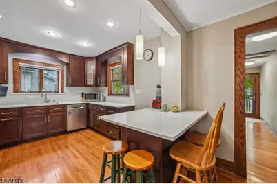8 Brookside Pl, Livingston, NJ 07039 - Photo 12