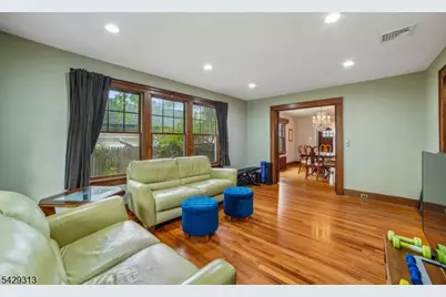 8 Brookside Pl, Livingston, NJ 07039 - Photo 14