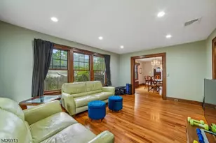 8 Brookside Pl, Livingston, NJ 07039 - Photo 14