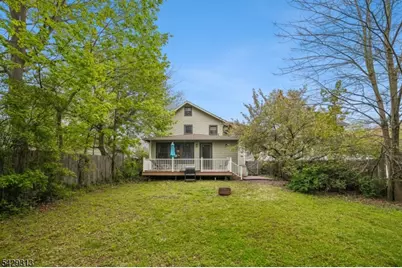 8 Brookside Pl, Livingston, NJ 07039 - Photo 2