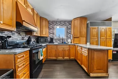 53 Pequannock Ave, Pequannock Township, NJ 07440 - Photo 8