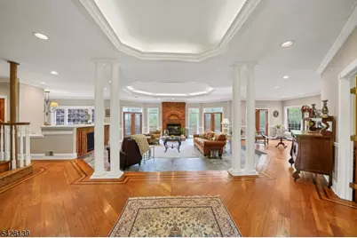 8 Chestnut St, Washington Township, NJ 07853 - Photo 4