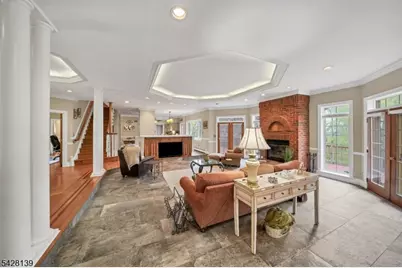 8 Chestnut St, Washington Township, NJ 07853 - Photo 10