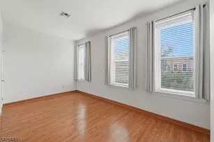 394 Woodlawn Ave, Jersey City, NJ 07305 - Photo 22