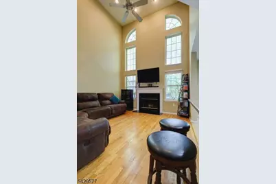 115 Constitution Way, Bernards Township, NJ 07920 - Photo 8