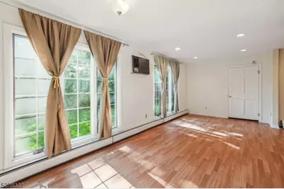 18 Redwood Rd, Livingston, NJ 07039 - Photo 8