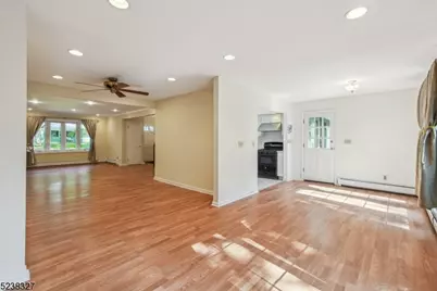 18 Redwood Rd, Livingston, NJ 07039 - Photo 4
