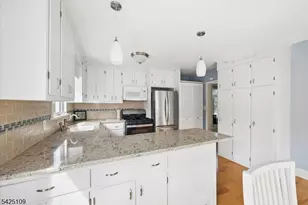 11 Oakdale Rd, Parsippany, NJ 07834 - Photo 14