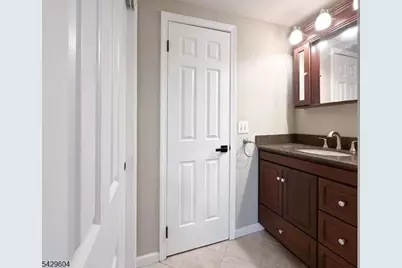 170 Smithfield Ct, Bernards Township, NJ 07920 - Photo 12