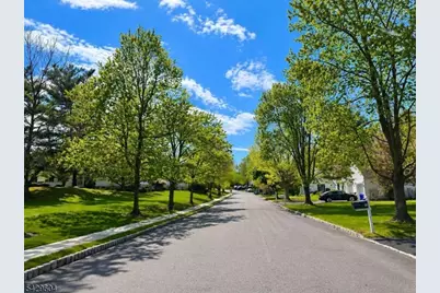 170 Smithfield Ct, Bernards Township, NJ 07920 - Photo 2