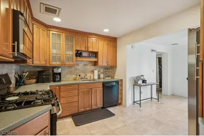 58 Ashwood Dr, Livingston, NJ 07039 - Photo 6