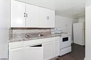 176c Parker St, Newark, NJ 07104 - Photo 12