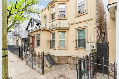 176C Parker St, Newark, NJ 07104 - Photo 2