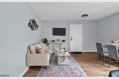 424 Bartlett St, Roselle, NJ 07203 - Photo 4