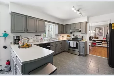 63 Skyline Dr, Sparta Township, NJ 07871 - Photo 16