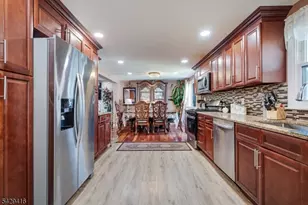 40 Jefferson Dr, Piscataway Township, NJ 08854 - Photo 6