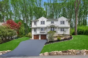 15 Malcolm Pl, Mahwah, NJ 07430 - Photo 1