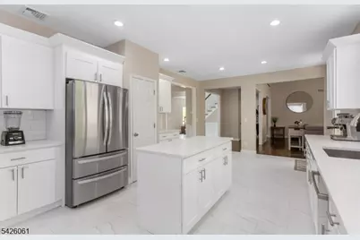 15 Malcolm Pl, Mahwah, NJ 07430 - Photo 6