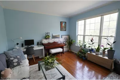 10 Queens Ln, Wayne, NJ 07470 - Photo 6