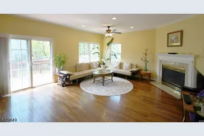 10 Queens Ln, Wayne, NJ 07470 - Photo 2