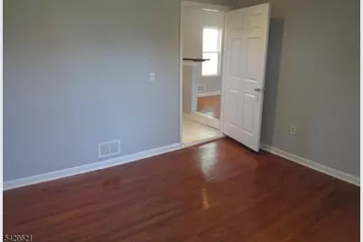 279 Oregon St, Union Township, NJ 07088 - Photo 20
