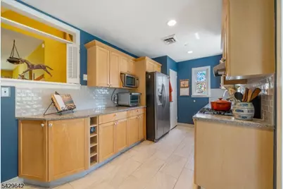 13 Lockwood Dr, Clifton, NJ 07013 - Photo 8