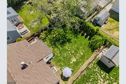 13 Lockwood Dr, Clifton, NJ 07013 - Photo 22