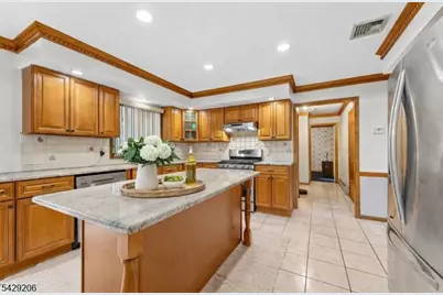86 Timberline Dr, Wayne Twp., NJ 07470 - Photo 14