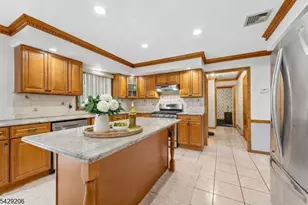 86 Timberline Dr, Wayne Twp., NJ 07470 - Photo 14