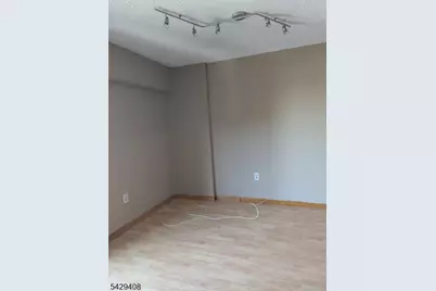 10 N Wood Ave #518, Linden, NJ 07036 - Photo 6