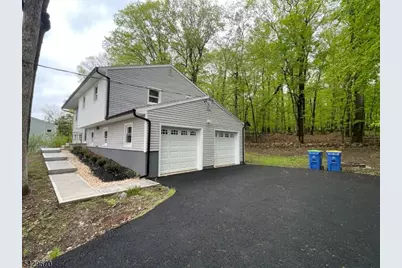 962 Brown Rd, Bridgewater, NJ 08807 - Photo 2