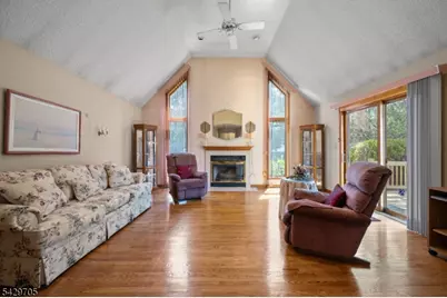 43 Elm Hill Rd, Clifton, NJ 07013 - Photo 10