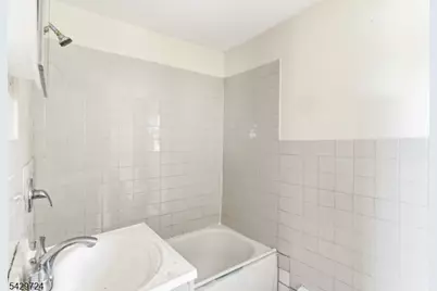 11 Sunset Ave, Newark, NJ 07106 - Photo 6