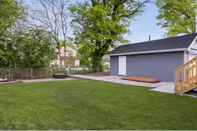 81 Hutchinson St, Clark Township, NJ 07066 - Photo 30