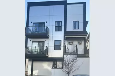 754 Seaport Dr #B, Elizabeth, NJ 07201 - Photo 1