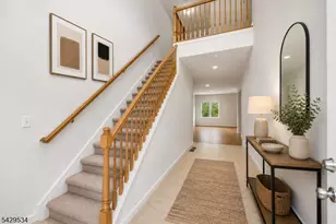 26 DeCroce Ct, Parsippany, NJ 07054 - Photo 2