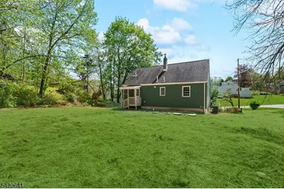 8 Andrea Dr, Vernon, NJ 07462 - Photo 2