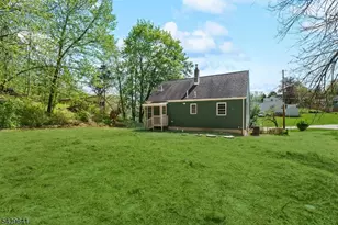 8 Andrea Dr, Vernon, NJ 07462 - Photo 2