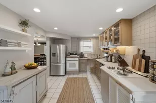 2 Lloyd Pl, Belleville, NJ 07109 - Photo 8