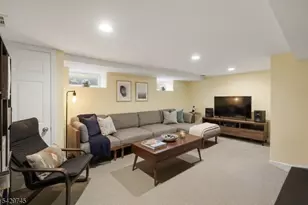 2 Lloyd Pl, Belleville, NJ 07109 - Photo 12